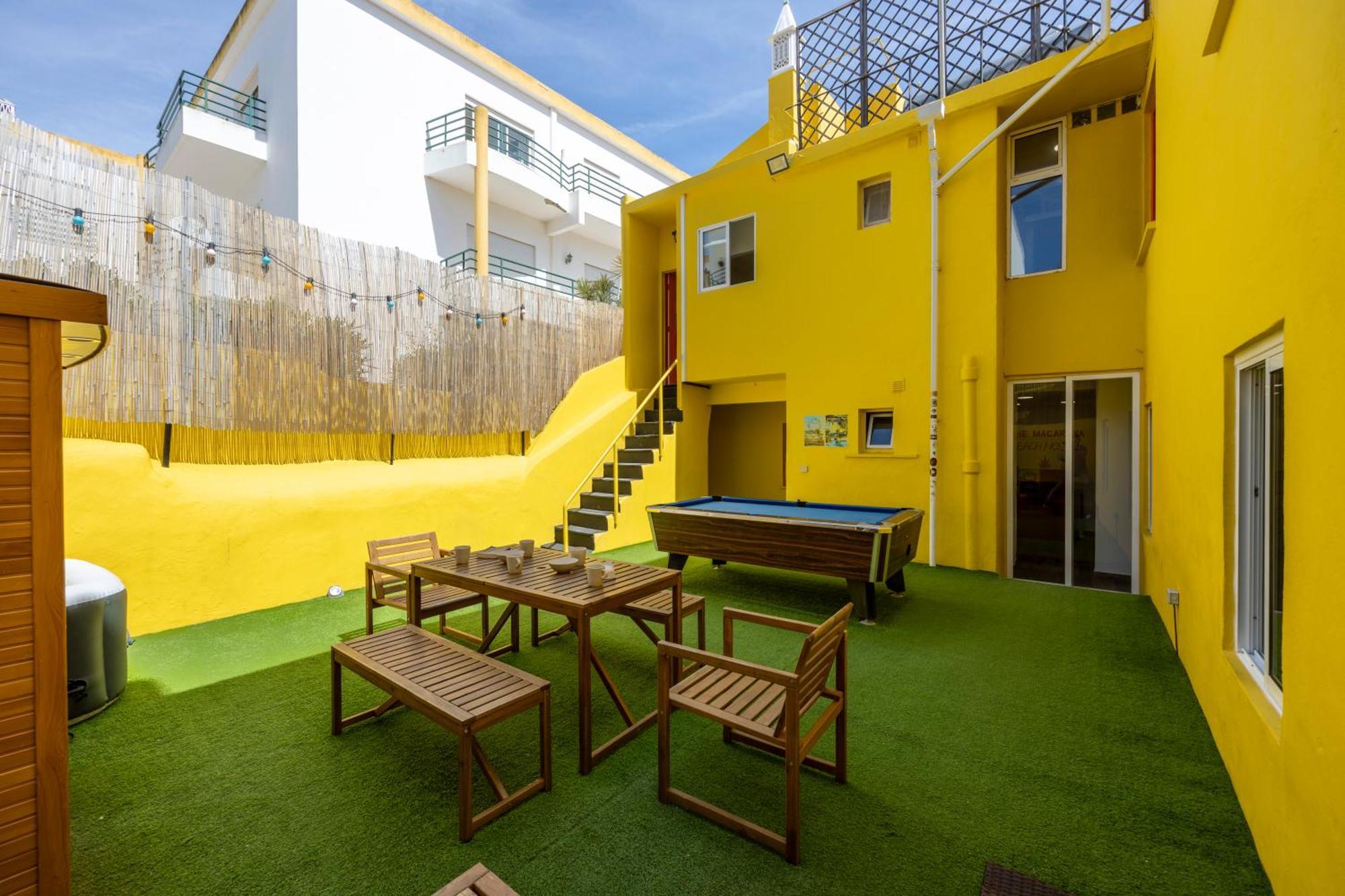 The Macarena Beach Hostel Lagos Eksteriør billede